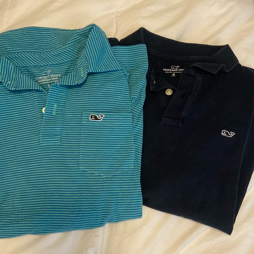2 Vineyard Vines shirts. Soft fabric, short sleeved. Great cond.